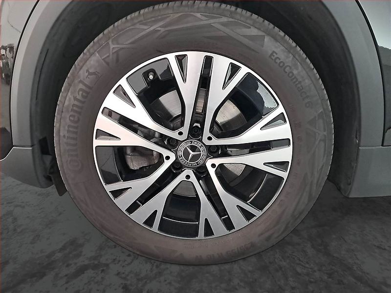 Mercedes-Benz GLA (2023) 200 d 4MATIC - fotka 15 z 16