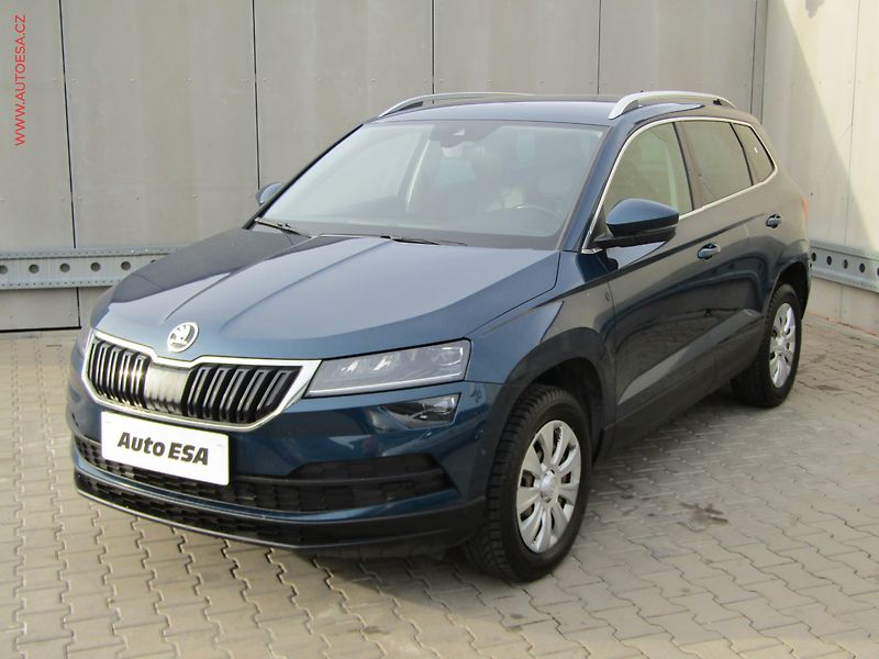 Škoda Karoq (2019) 1.6 TDi, Style, DSG, kůže - fotka 3 z 23