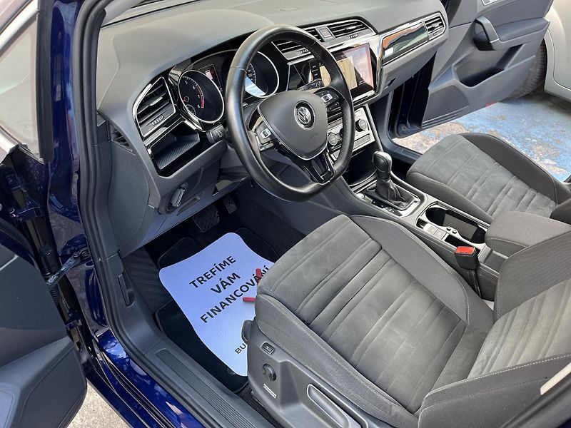 Volkswagen Touran (2020) 1.5TSI*DSG*7MÍST*TZ*HIGHLINE - fotka 17 z 50