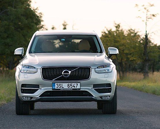 Volvo XC90.