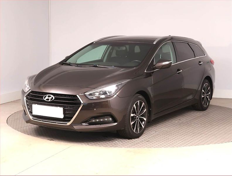 Hyundai i40 (2017) 1.7 CRDi, Tempomat - fotka 2 z 15