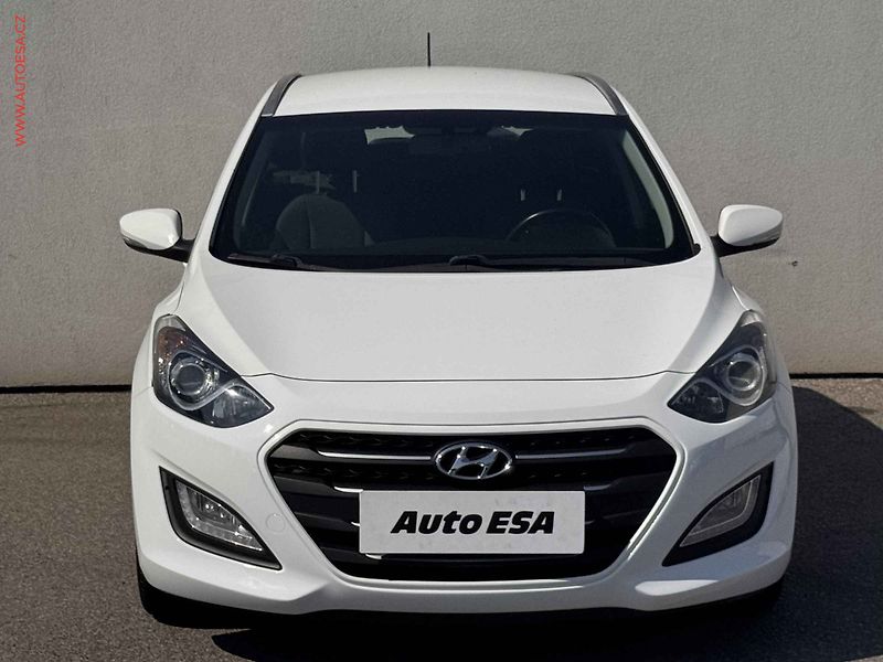 Hyundai i30 (2015) 1.6GDi, 2.maj,ČR, AC, tempo - fotka 2 z 14