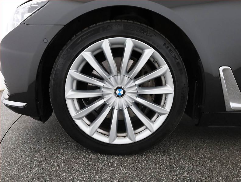 BMW Řada 7 (2019) M Paket 730Ld - fotka 18 z 18