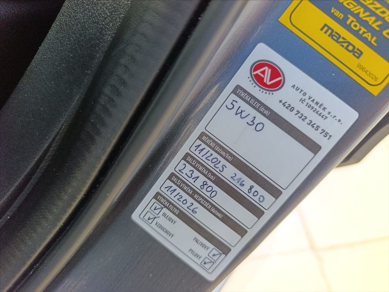 Mazda 6 2,2 D Aut.klima Navigace Tažné - fotka 32 z 41