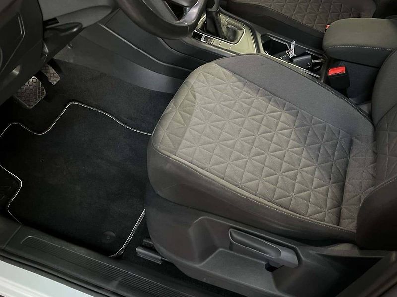 Volkswagen Tiguan (2022) 1.5 TSI Life - fotka 15 z 20