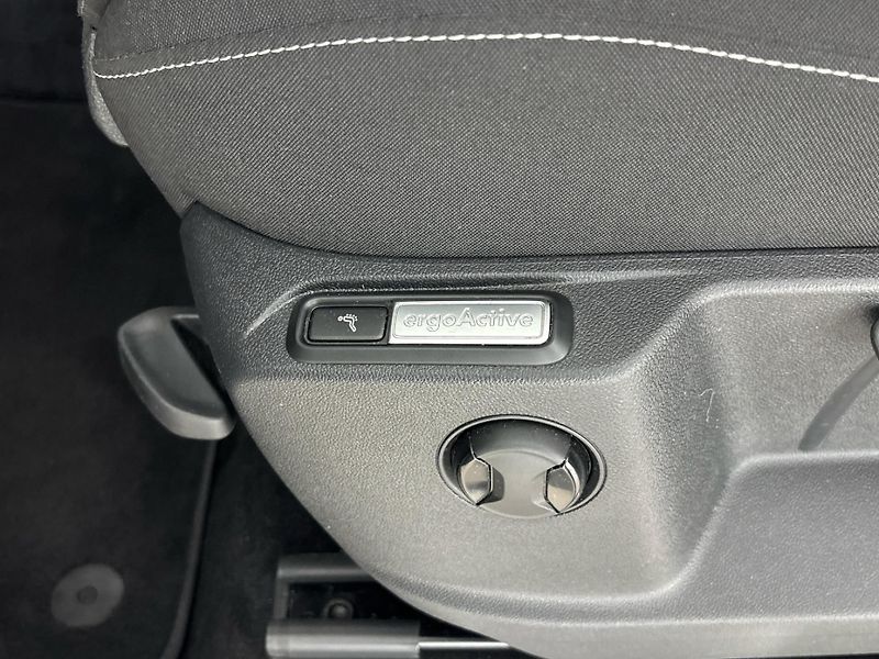 Volkswagen Tiguan Elegance DSG - fotka 26 z 28