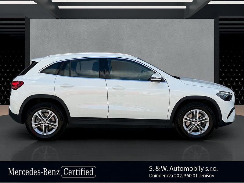Mercedes-Benz GLA 220 4 MATIC - fotka 4 z 32