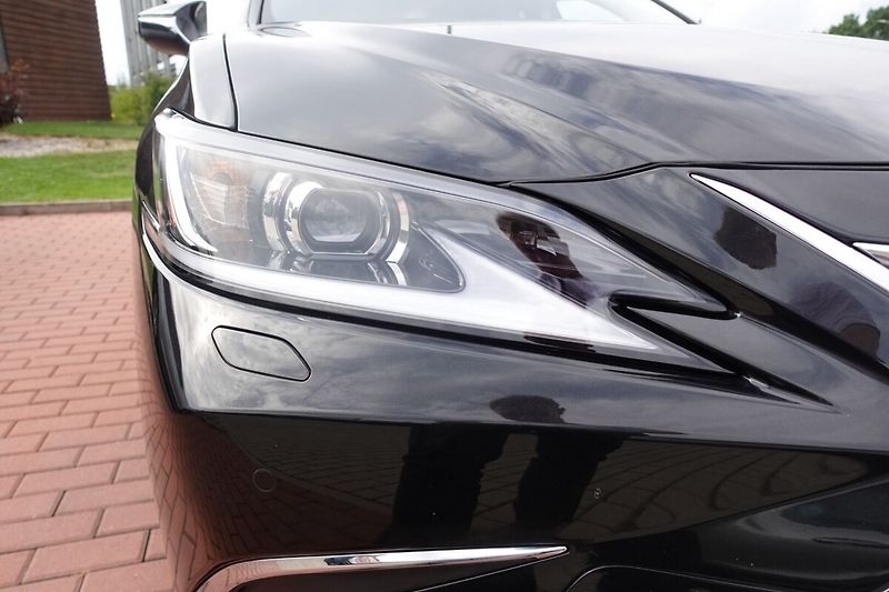 Lexus ES 300h ES300h Business Edition - fotka 37 z 37