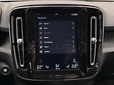 Volvo XC40 T4 AWD MOMENTUM CZ REZERVACE - náhled 30