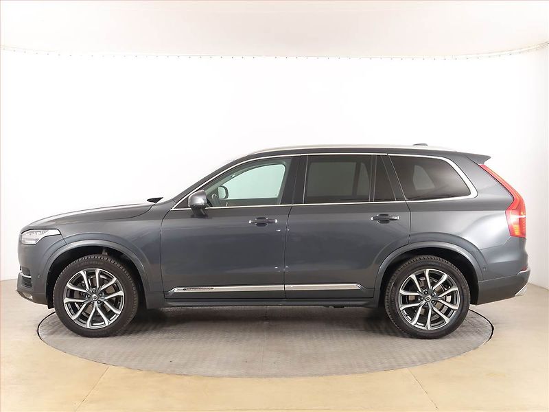 Volvo XC90 (2017) D5 AWD - fotka 3 z 19