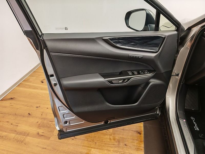 Lexus NX 350h 350h PRESTIGE - fotka 17 z 45