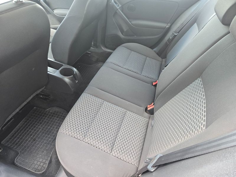 Volkswagen Golf Variant (2010) 1.2 TSI - fotka 12 z 18