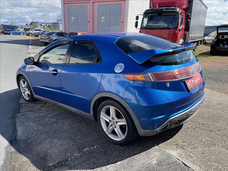Honda Civic 2,2 CTDi*103kW*+ Al kola 17 l - fotka 7 z 35