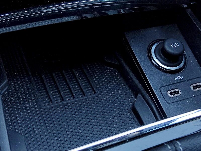 Škoda Karoq (2025) SportLine 1,5 Tsi  110 Kw - fotka 24 z 42