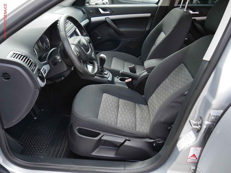 Škoda Octavia (2010) 1.6TDi, AAC, tempo - fotka 9 z 20