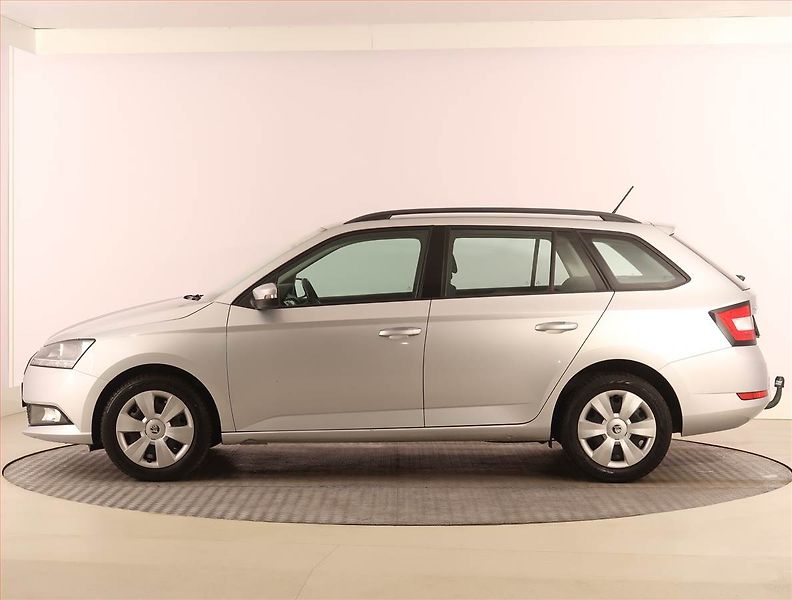 Škoda Fabia (2019) Ambition 1.0 TSI, Serv.kniha - fotka 3 z 17