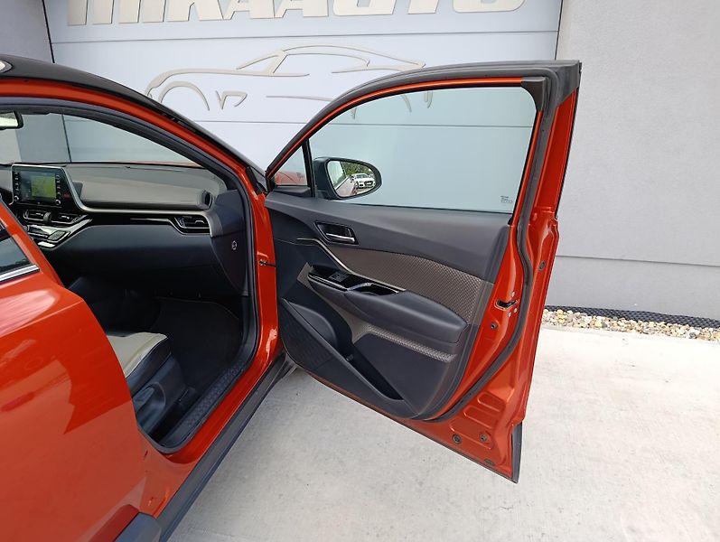 Toyota C-HR 2.0HEV PREMIERE ČR 1.MAJITEL - fotka 30 z 35
