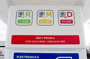 Při nákupu elektronické dálniční známky online mají být kupující obezřetní. Existují i podvodné webové stránky.
