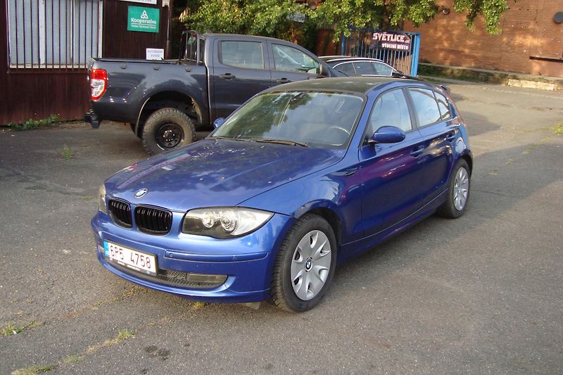 BMW Řada 1 (2007) 2.0 118i - fotka 3 z 56