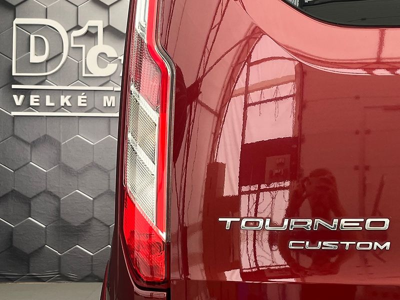 Ford Tourneo Custom 320 L2H1 Titanium 136 kW aut. - fotka 45 z 64