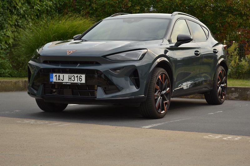 Cupra Formentor (2025) Cupra Formentor 1.5 eTSI DSG - fotka 2 z 25