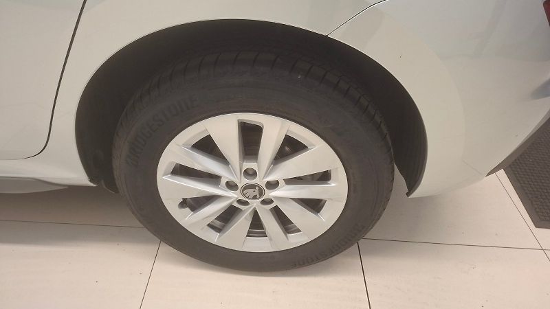 Škoda Kamiq (2025) Top Selection 1,0 TSI 85 kW - fotka 23 z 23