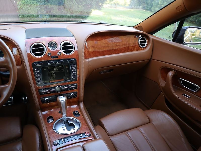 Bentley Continental GT (2004) - fotka 24 z 42