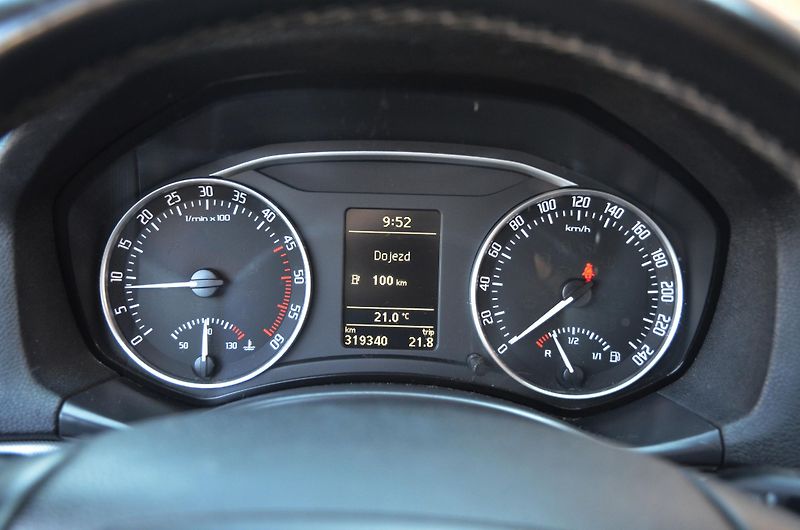 Škoda Octavia (2009) 1.9 TDi 77kW BXE Elegance / ČR - fotka 26 z 30