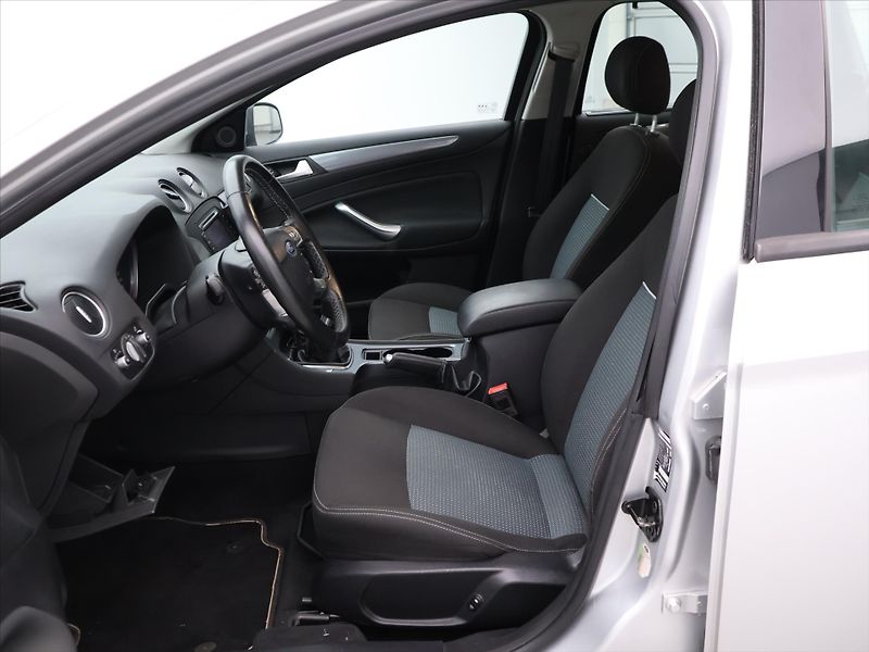 Ford Mondeo 1.6 TDCi 85kW Aut.Klima Navi - fotka 11 z 28