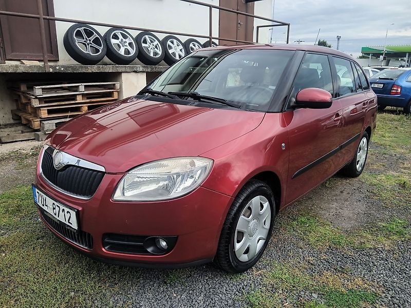 Škoda Fabia 1.4 16V Ambiente Combi - fotka 1 z 24