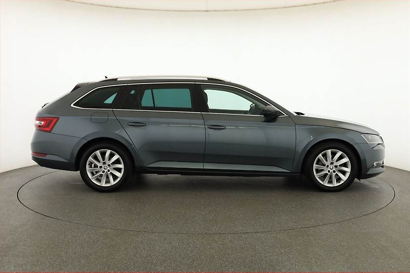 Škoda Superb (2017) Style 2.0 TDI 4x4, 4X4, Kůže - fotka 6 z 17