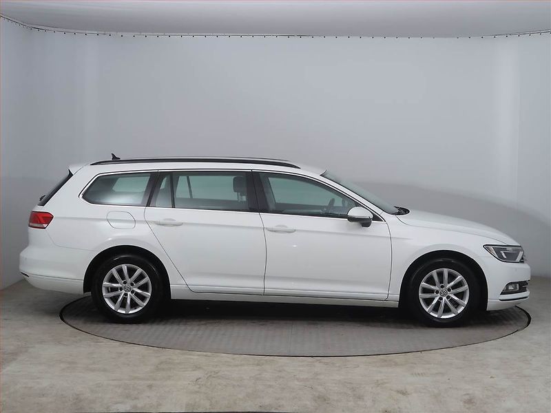 Volkswagen Passat (2015) Comfortline 2.0 TDI, Automat - fotka 6 z 12