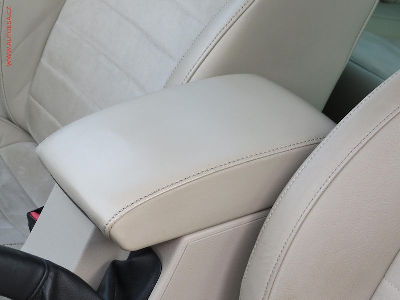 Škoda Octavia (2013) 2.0TDi, Bixen, navi, kamera - fotka 30 z 36