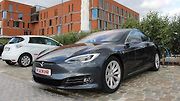 Tesla Model S P100D ujela 900 kilometrů na jedno nabití.