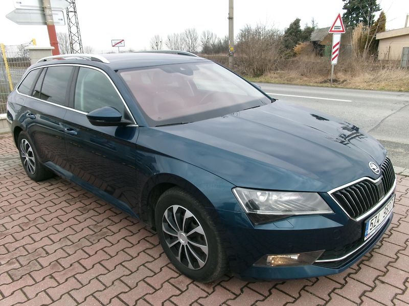 Škoda Superb (2015) 2,0TDI NAVI ACC 4x4 - fotka 11 z 36