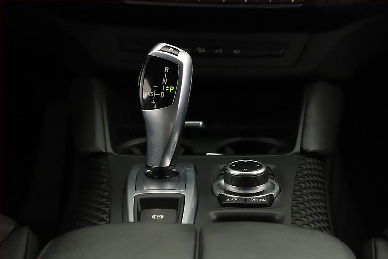 BMW X6 (2013) M Paket xDrive40d - fotka 6 z 12