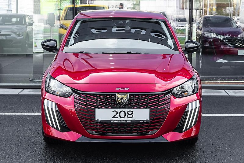 Peugeot 208 (2025) 1,2 ALLURE PureTech 100 S&S MA - fotka 2 z 19