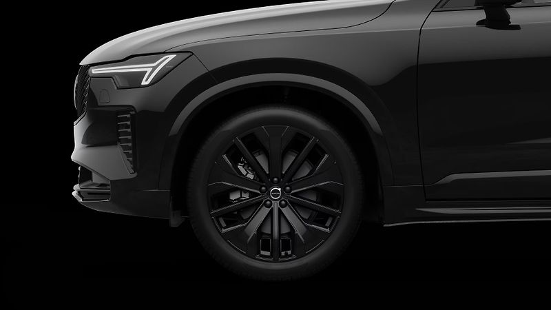 Volvo XC90 (2026) PLUS BLACK EDITION, B5 AWD, 18 - fotka 4 z 9