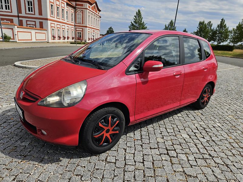 Honda Jazz (2008) 1.4 61kw, PĚKNÝ STAV  - fotka 1 z 23