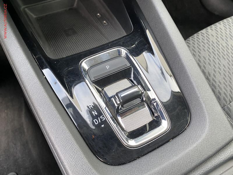 Škoda Octavia (2020) 2.0 TDi, Style, DSG, TZ, +ALU - fotka 17 z 22