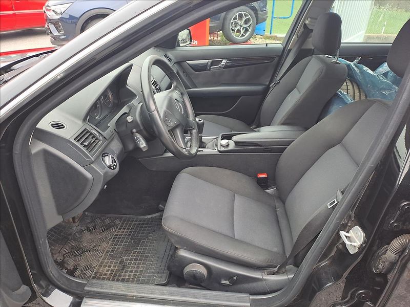 Mercedes-Benz Třídy C 200 CDI - fotka 5 z 15