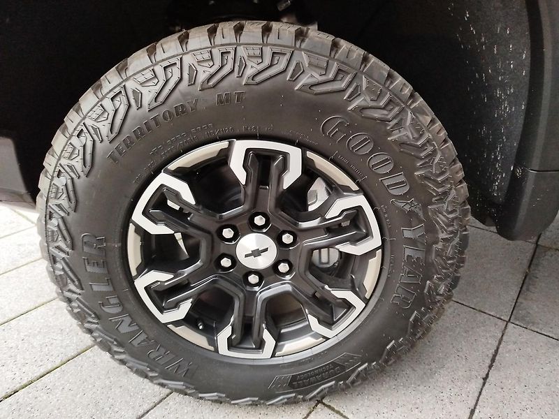 Chevrolet Silverado (2025) ZR2, rezervováno - fotka 15 z 18