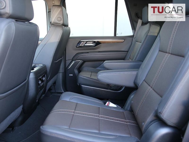 Chevrolet Tahoe High Country 6,2 V8 - fotka 7 z 48