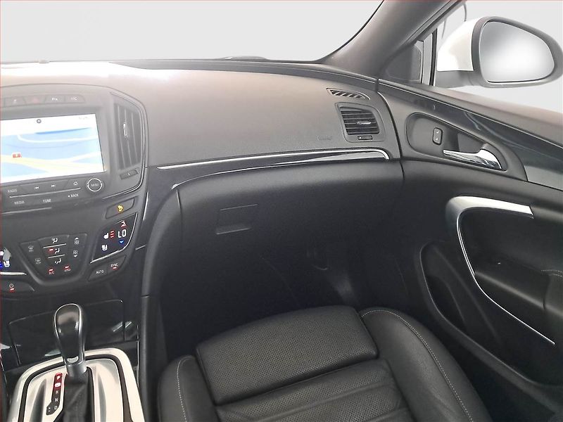 Opel Insignia (2016) 2.0 CDTI, Automat, Navi - fotka 8 z 17