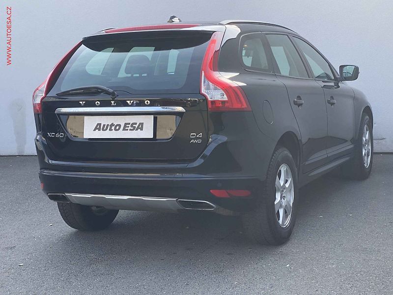 Volvo XC60 (2014) 2.4D 4x4, 2.maj,ČR, AT, park - fotka 4 z 15