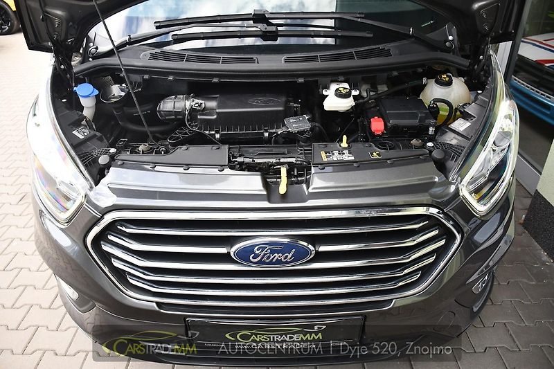 Ford Tourneo Custom 2.0EcoBlue 8.MÍST TITANIUM - fotka 41 z 43