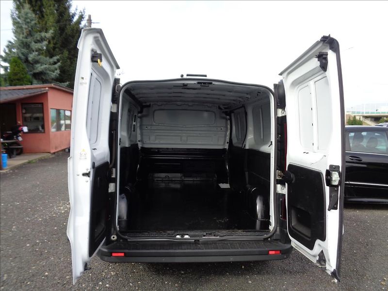 Renault Trafic 2,0   automat - fotka 10 z 15