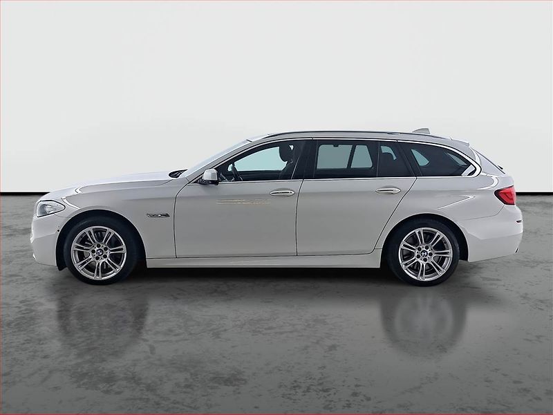 BMW Řada 5 (2013) 530d xDrive, 4X4, Automat - fotka 3 z 30