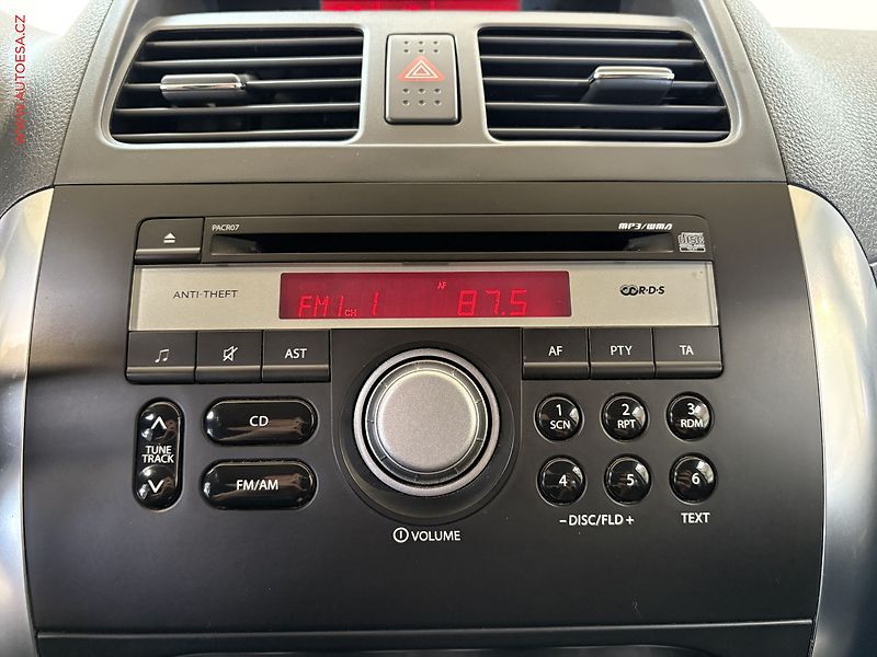 Suzuki SX4 (2007) 1.6VVT, ČR, AC - fotka 11 z 15