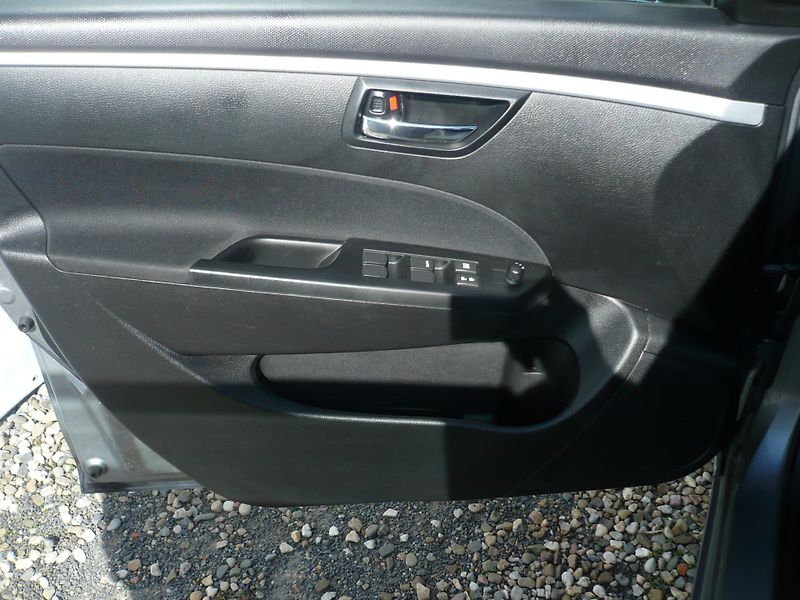 Suzuki Swift 1.2i Klimatizace - fotka 17 z 23